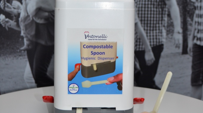 Spoon dispenser cropped