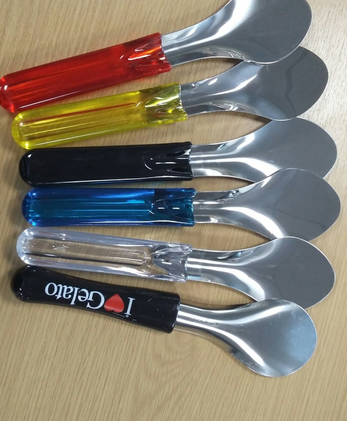 Coloured spatulas