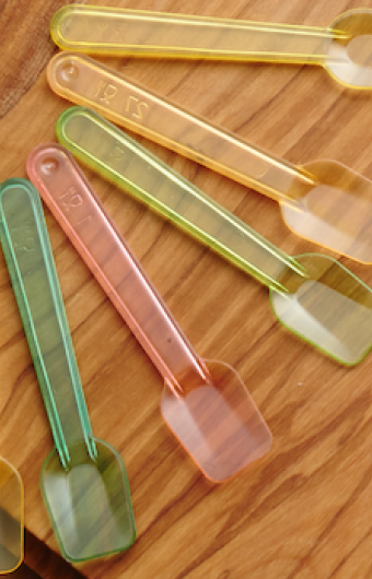 Mixed coloured spoons