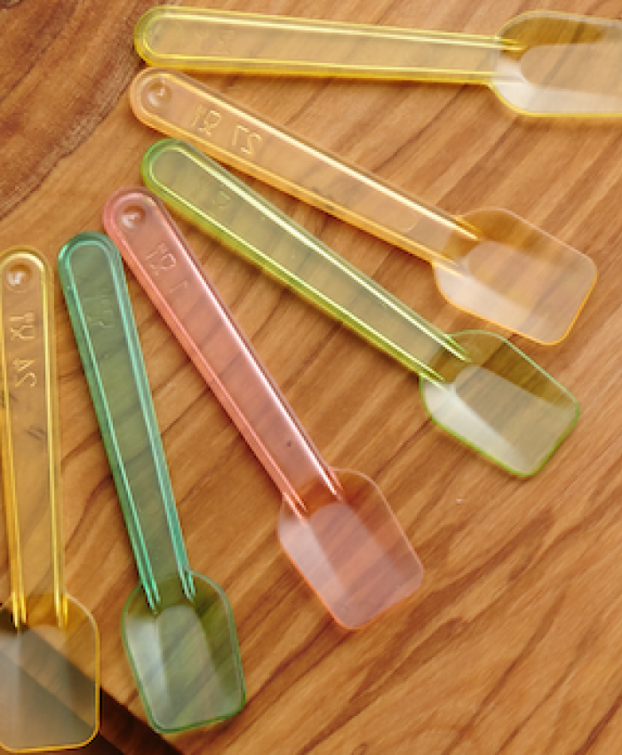 Mixed coloured spoons