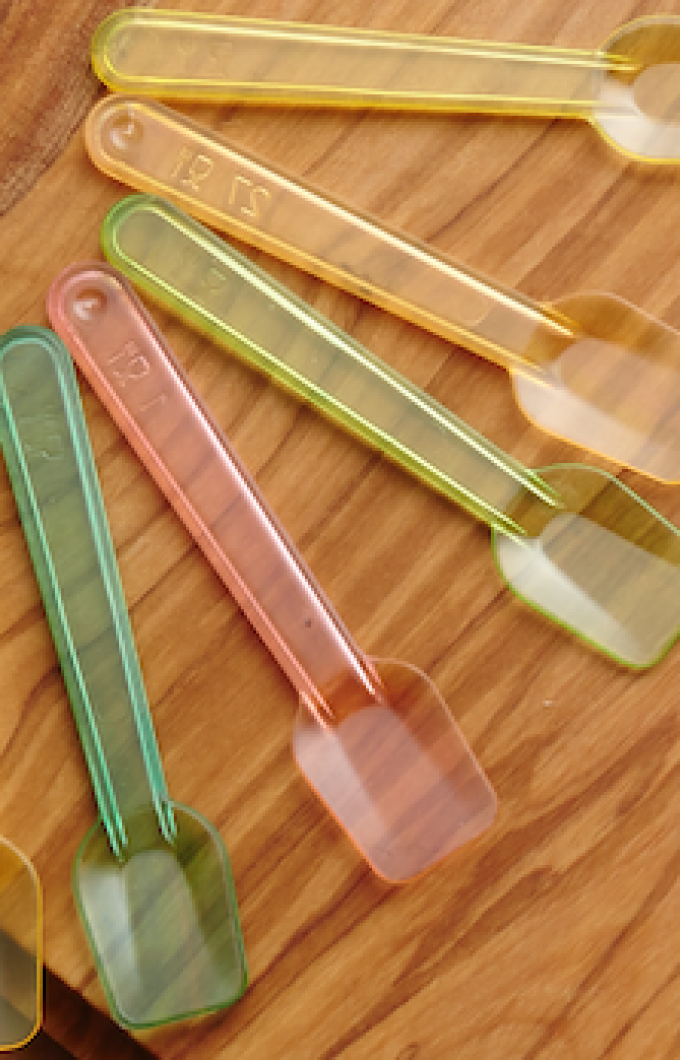 Mixed coloured spoons